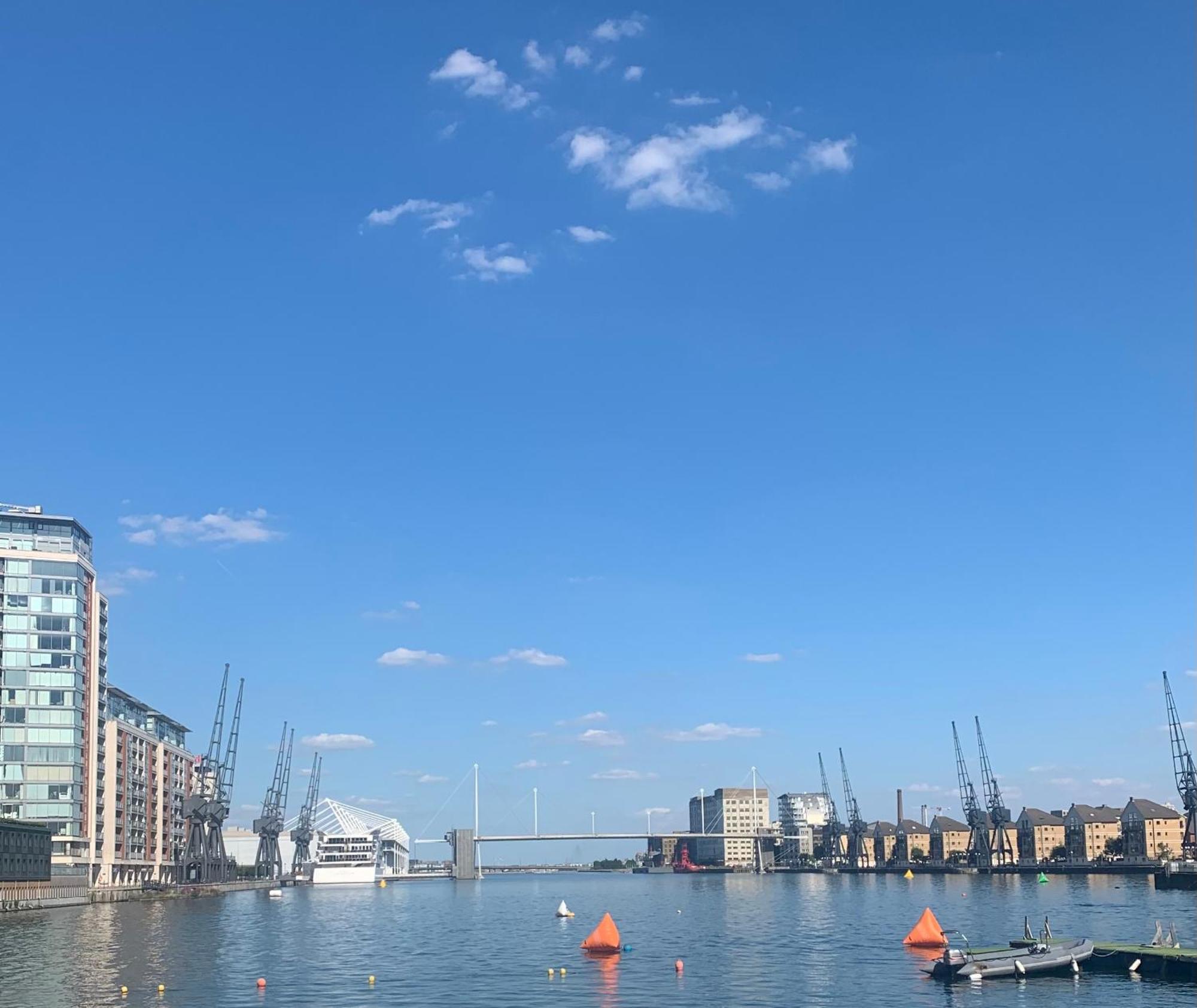 Excel, O2, Canary Wharf, London City Airport - Free Parking Extérieur photo